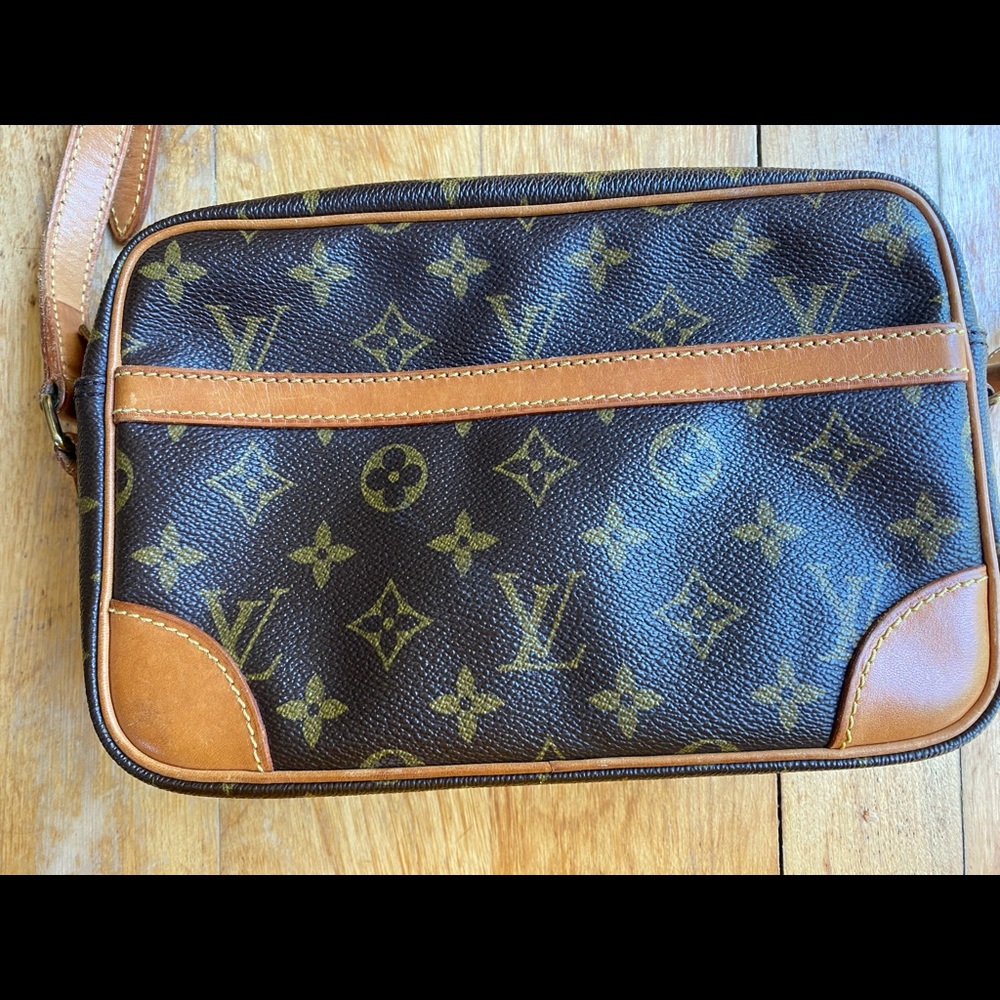 Authentic vintage 1988 Louis Vuitton purse